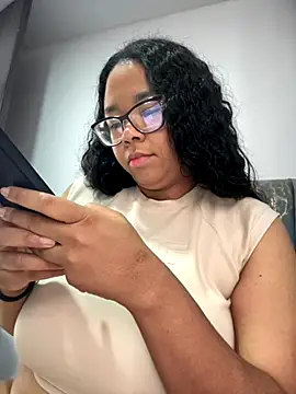 XMara online show from 10/21/25, 05:45