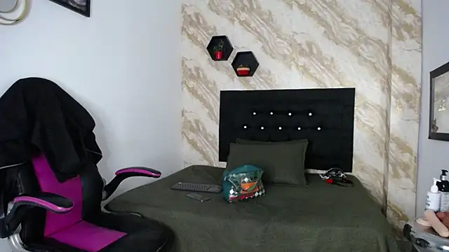 issa  love online show from 05/15/26, 12:47