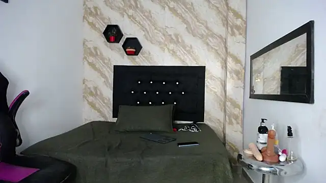 issa  love online show from 06/06/26, 12:43