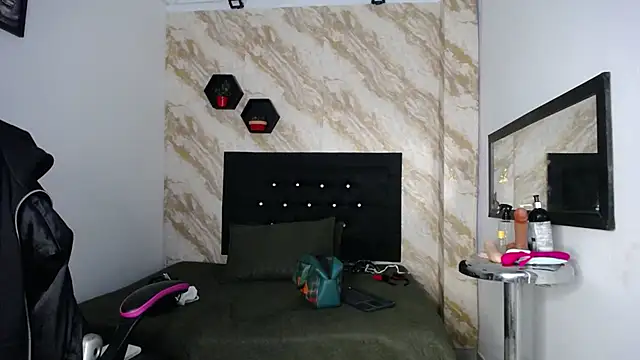 issa  love online show from 05/06/26, 12:20