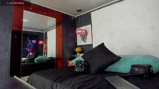 Snapshot of CloeRodriguez chatting on 10/10/25, 08:20 CloeRodriguez online show from 10/10/25, 08:20