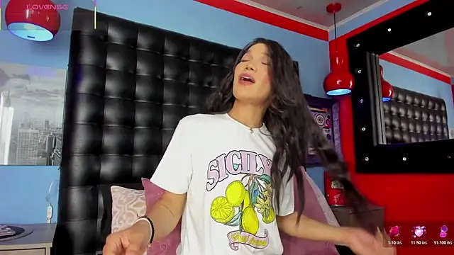 Snapshot of CloeRodriguez chatting on 10/20/25, 08:53 CloeRodriguez online show from 10/20/25, 08:53