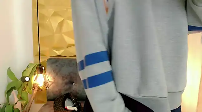 Snapshot of SexyJuliii21 chatting on 03/20/25, 08:31 SexyJuliii21 online show from 03/20/25, 08:31