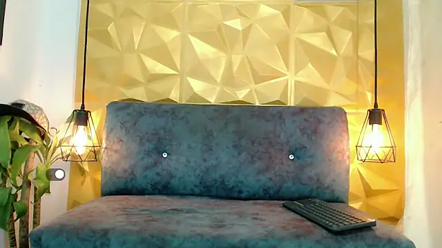 Snapshot of SexyJuliii21 chatting on 03/21/25, 07:44 SexyJuliii21 online show from 03/21/25, 07:44