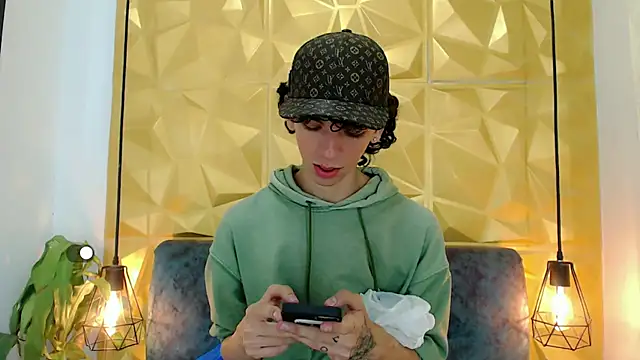 Snapshot of SexyJuliii21 chatting on 03/10/25, 04:28 SexyJuliii21 online show from 03/10/25, 04:28