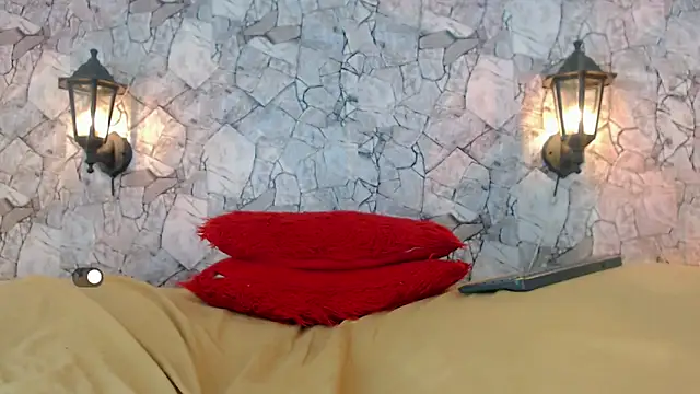 Snapshot of SexyJuliii21 chatting on 03/07/25, 12:48 SexyJuliii21 online show from 03/07/25, 12:48