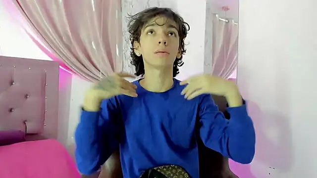 Snapshot of SexyJuliii21 chatting on 03/15/25, 03:29 SexyJuliii21 online show from 03/15/25, 03:29