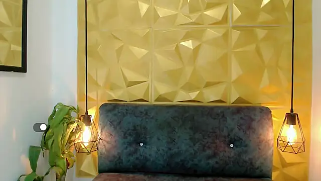 Snapshot of SexyJuliii21 chatting on 03/11/25, 02:32 SexyJuliii21 online show from 03/11/25, 02:32