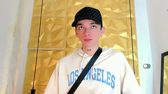 Snapshot of SexyJuliii21 chatting on 09/11/25, 03:17 SexyJuliii21 online show from 09/11/25, 03:17