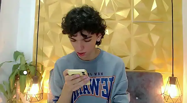 Snapshot of SexyJuliii21 chatting on 01/31/25, 02:48 SexyJuliii21 online show from 01/31/25, 02:48