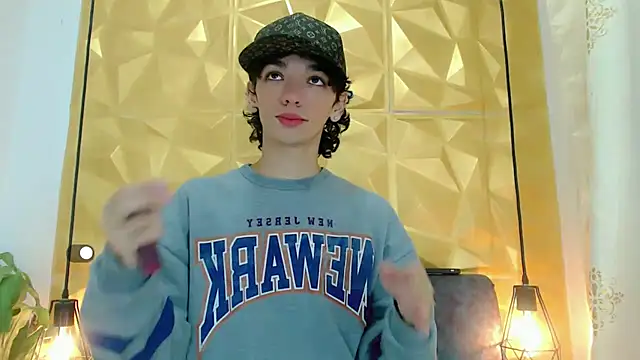 Snapshot of SexyJuliii21 chatting on 03/07/25, 09:51 SexyJuliii21 online show from 03/07/25, 09:51