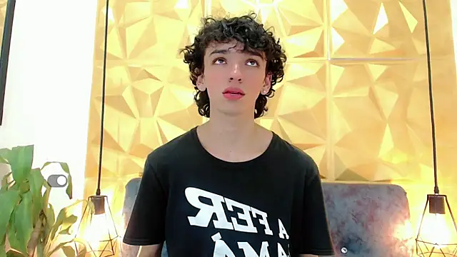 Snapshot of SexyJuliii21 chatting on 02/22/25, 10:42 SexyJuliii21 online show from 02/22/25, 10:42