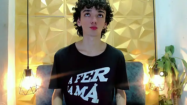 Snapshot of SexyJuliii21 chatting on 02/07/25, 06:45 SexyJuliii21 online show from 02/07/25, 06:45