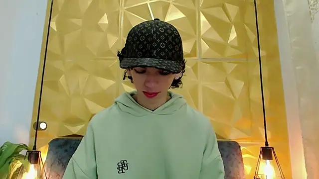 Snapshot of SexyJuliii21 chatting on 03/12/25, 10:48 SexyJuliii21 online show from 03/12/25, 10:48