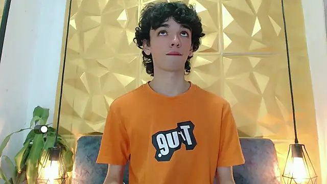 Snapshot of SexyJuliii21 chatting on 02/11/25, 03:51 SexyJuliii21 online show from 02/11/25, 03:51