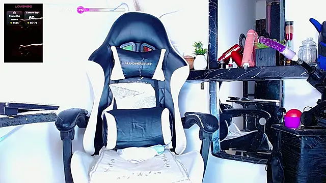 the dog lian online show from 12/04/25, 11:37