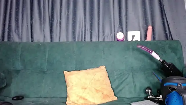 Snapshot of the_dog_lian chatting on 03/06/26, 01:00 the dog lian online show from 03/06/26, 01:00