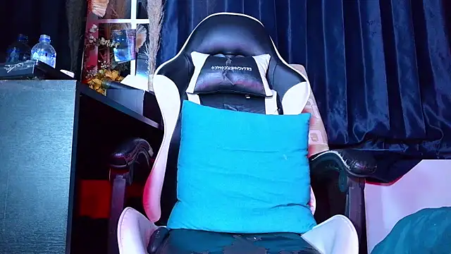 Snapshot of the_dog_lian chatting on 04/01/26, 01:41 the dog lian online show from 04/01/26, 01:41