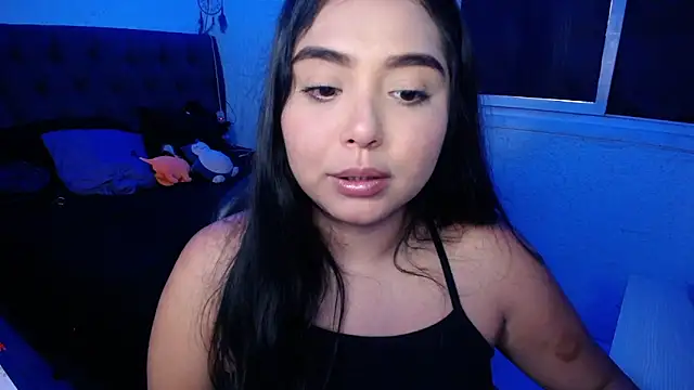 Snapshot of heetsah chatting on 12/19/24, 10:21 heetsah online show from 12/19/24, 10:21