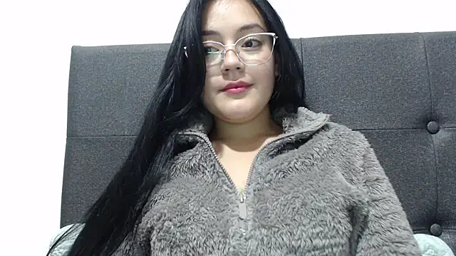 Snapshot of Alisha_99 chatting on 05/15/26, 10:24 Alisha 99 online show from 05/15/26, 10:24