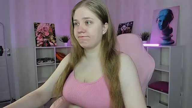 Snapshot of Megan_Violer chatting on 06/25/26, 05:18 Megan Violer online show from 06/25/26, 05:18