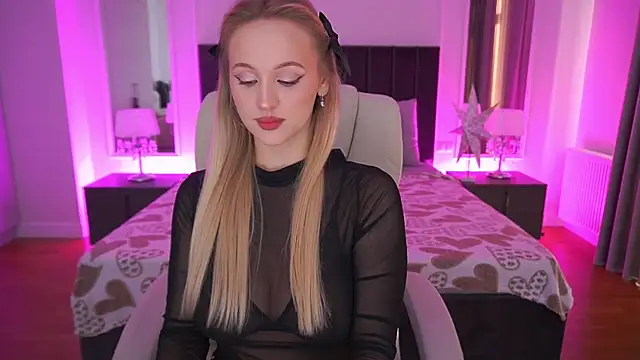 LylaYeess online show from 04/08/26, 06:26