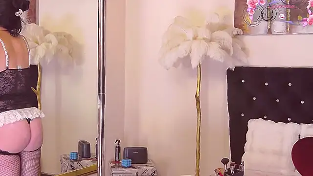 Snapshot of Estheraa chatting on 11/29/25, 05:18 Estheraa online show from 11/29/25, 05:18