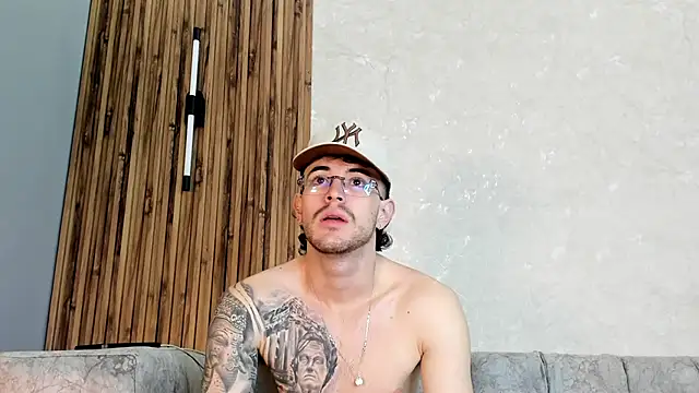 Snapshot of CodyWalkerR chatting on 06/04/26, 05:39 CodyWalkerR online show from 06/04/26, 05:39