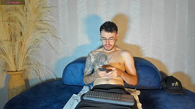 Snapshot of CodyWalkerR chatting on 06/21/26, 05:30 CodyWalkerR online show from 06/21/26, 05:30