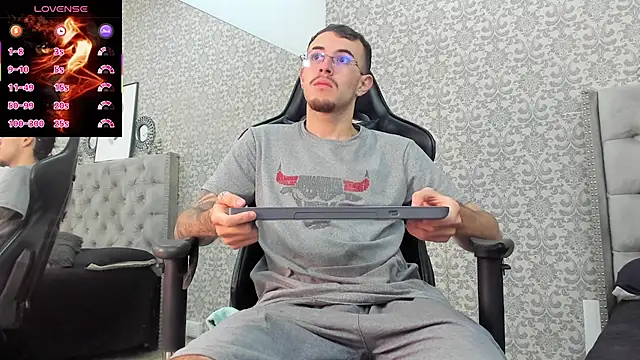 CodyWalkerR online show from 11/05/25, 05:27