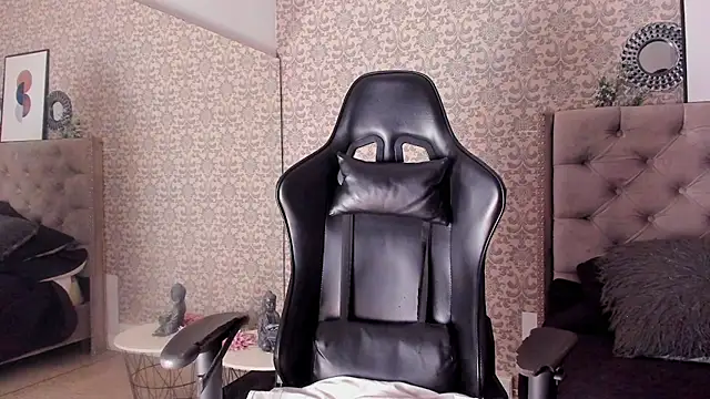 CodyWalkerR online show from 12/18/25, 05:17