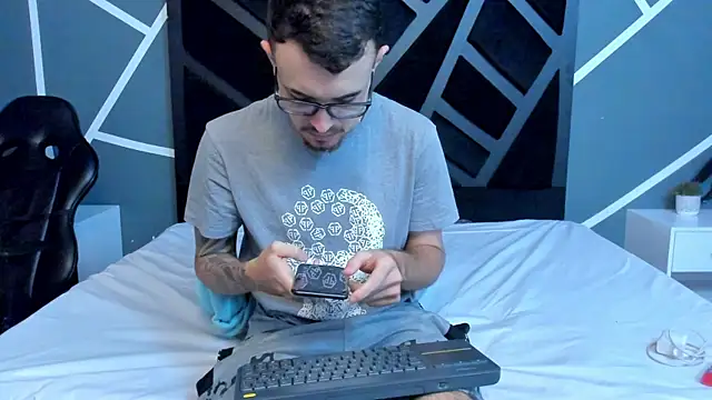 CodyWalkerR online show from 03/11/25, 05:13