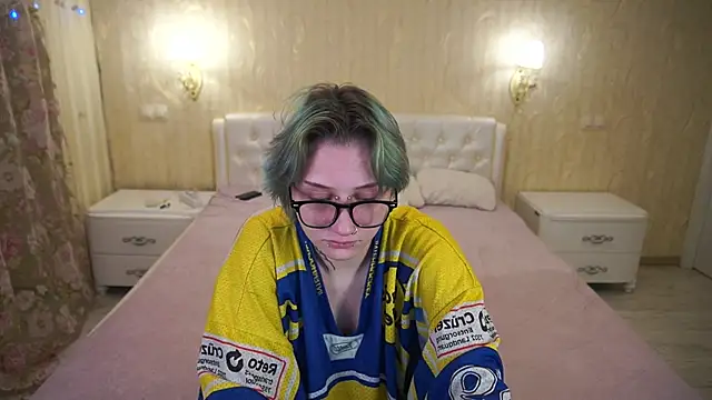 LunaaMayy online show from 02/04/26, 11:49