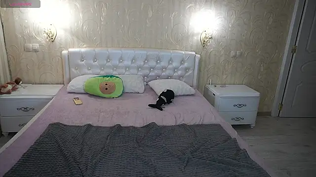 LunaaMayy online show from 11/20/25, 08:53