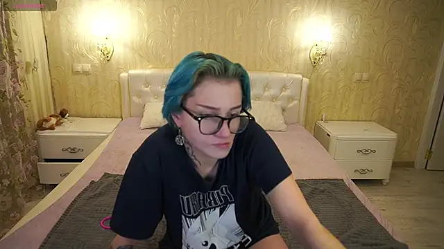 LunaaMayy online show from 11/16/25, 10:35