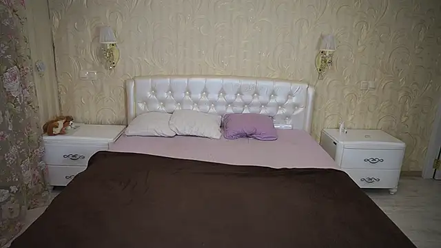 LunaaMayy online show from 09/29/25, 10:26