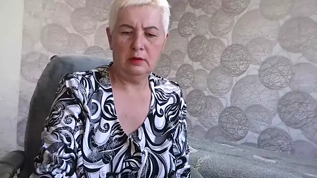 NicoleOlla online show from 10/16/25, 02:42