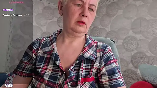 NicoleOlla online show from 04/01/26, 04:14