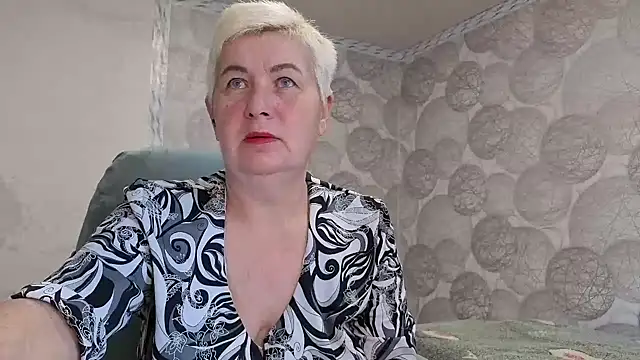 NicoleOlla online show from 10/30/25, 02:54