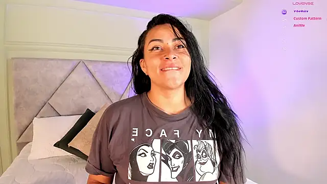 Snapshot of Miss_Ambeer chatting on 11/23/25, 11:42 Miss Ambeer online show from 11/23/25, 11:42