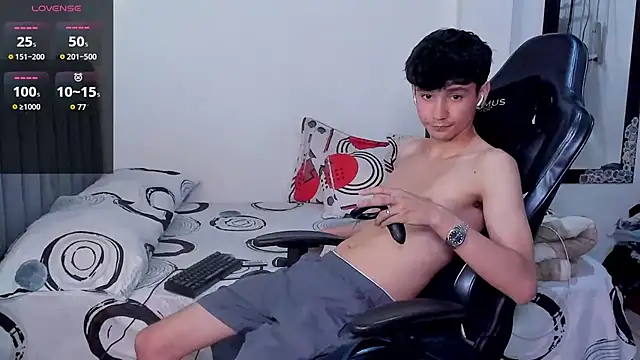 Snapshot of cute_diego_ chatting on 10/05/25, 10:55 cute diego online show from 10/05/25, 10:55