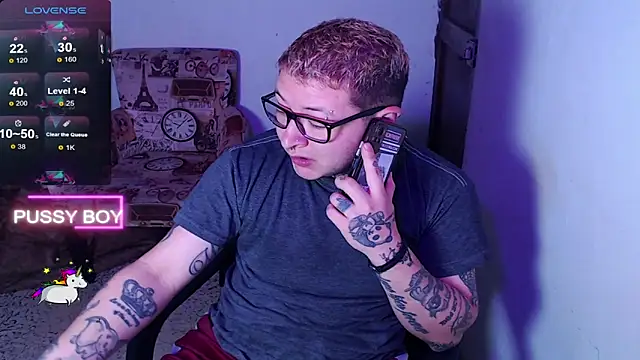 Snapshot of princeFtm chatting on 02/22/25, 04:40 princeFtm online show from 02/22/25, 04:40