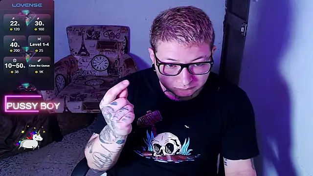 Snapshot of princeFtm chatting on 02/23/25, 06:01 princeFtm online show from 02/23/25, 06:01