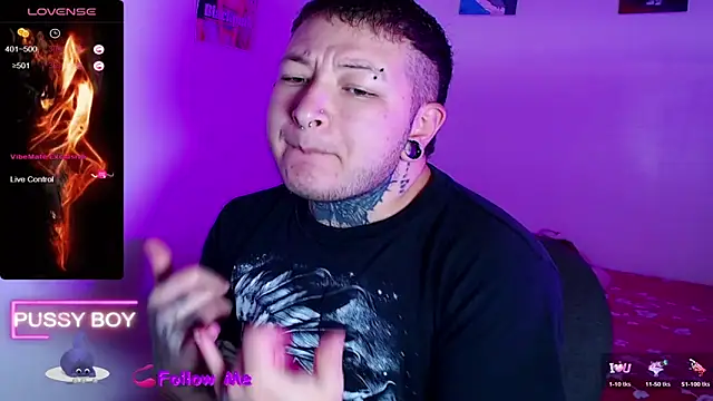 Snapshot of princeFtm chatting on 11/17/25, 02:54 princeFtm online show from 11/17/25, 02:54