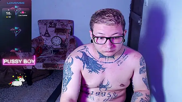 Snapshot of princeFtm chatting on 02/22/25, 09:15 princeFtm online show from 02/22/25, 09:15