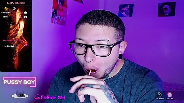 Snapshot of princeFtm chatting on 10/27/25, 01:23 princeFtm online show from 10/27/25, 01:23