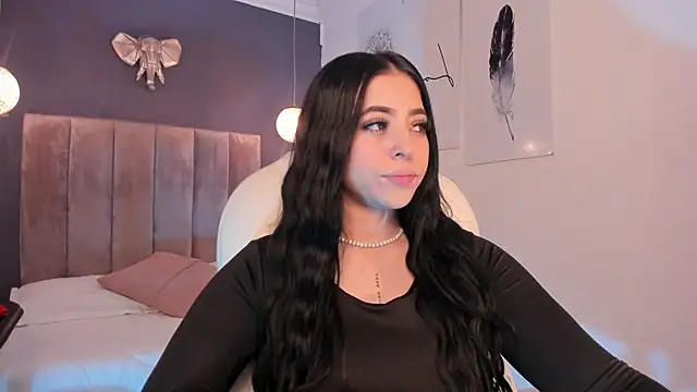 Snapshot of Maaiitee chatting on 03/19/25, 12:45 Maaiitee online show from 03/19/25, 12:45