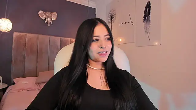 Snapshot of Maaiitee chatting on 03/07/25, 04:33 Maaiitee online show from 03/07/25, 04:33