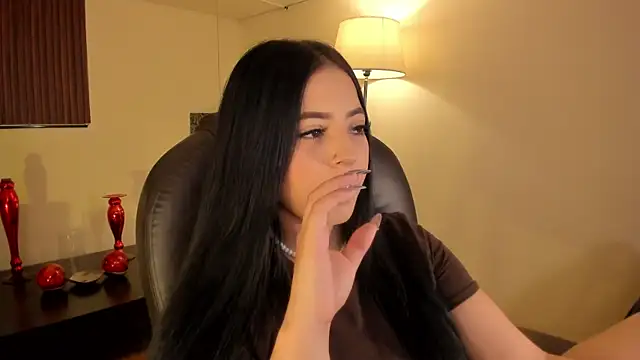 Maaiitee online show from 03/31/26, 02:19