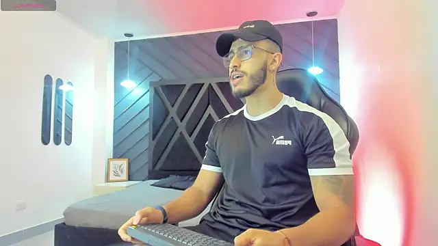 Liam Kleiin online show from 11/15/25, 11:25